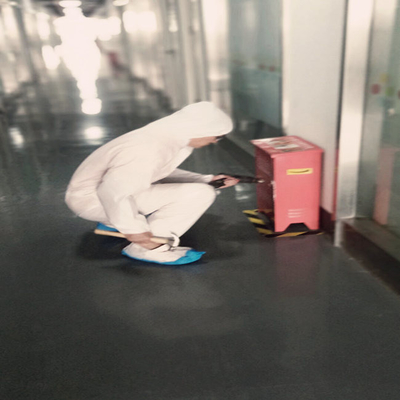 معاطف غير منسوجة يمكن التخلص منها صغيرة يسهل اختراقها بدلة Hazmat